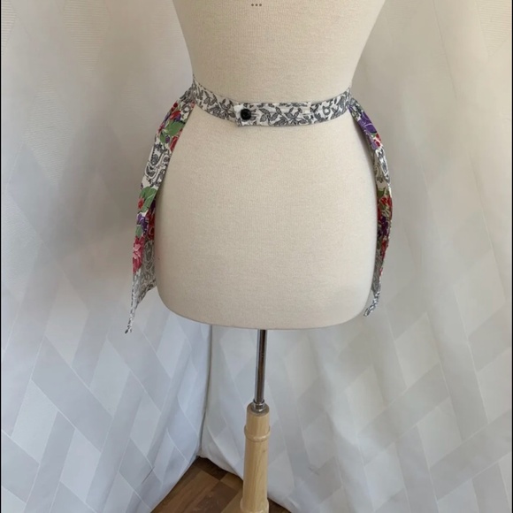 Vintage 1950’s Floral & Geometric Half Apron Holidays / Trad Wife / Grandkids - Picture 7 of 7